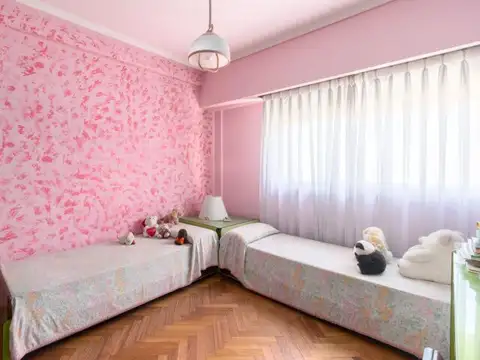 CASA 8 AMBIENTES EN VENTA BARRACAS