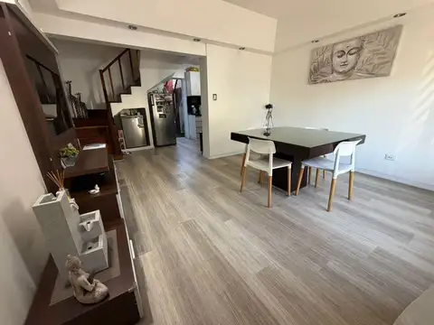 Depto Tipo Casa en Venta de 4 ambientes