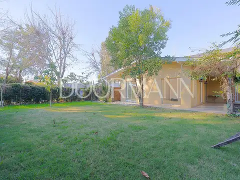 Casa en Alquiler en El Atardecer, USD 1.700