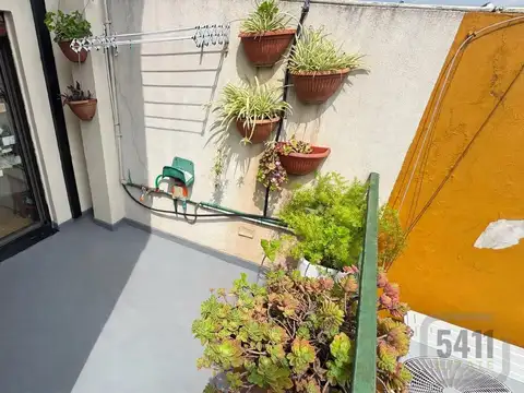 Depto Tipo Casa en Venta 40 años