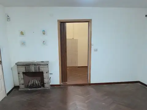 ALQUILER DEPTO 2 AMB. EN CALLE CNEL. DELÍA AL 1800, LANÚS O., CON LAVADERO Y FONDO VERDE COMPARTIDOS