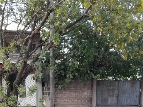 LOCAL CON TERRENO LINDERO EN MORON ZONA OESTE