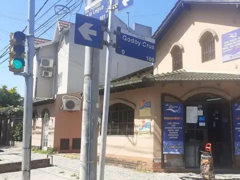 Local en Venta Via Púb.