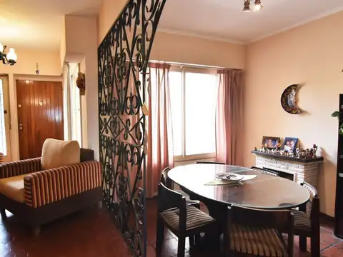 Depto Tipo Casa en Venta de 4 dormitorios