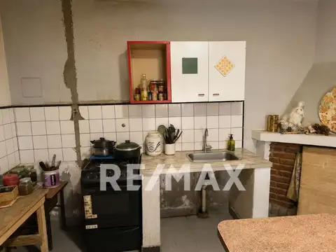 VENTA CASA A REFACCCIONAR CIPOLLETTI
