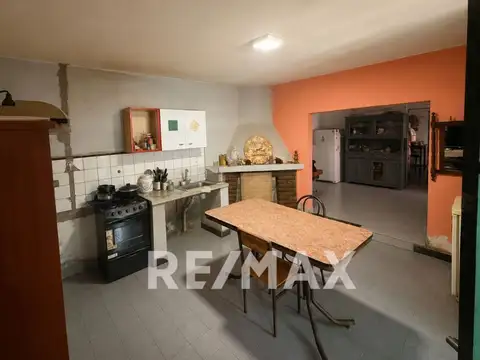 Casa 3 ambientes con 2 baños