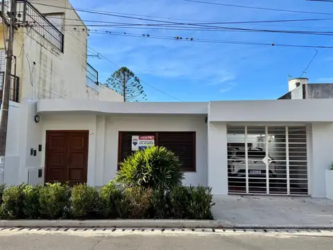 CASA DE 4 DORM A/CRED CENTRO SAN NICOLAS