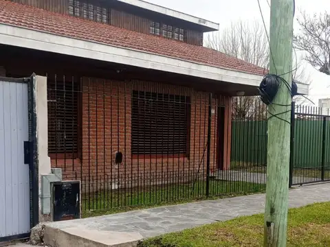Luis Agote & Ayolas 100