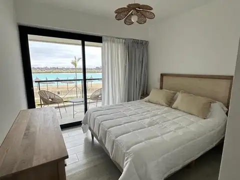 Casa en Venta con 6 cocheras