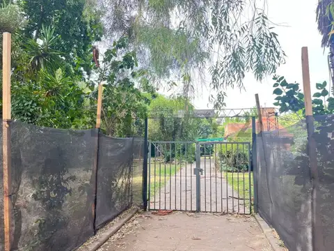 CASA QUINTA SOBRE AVDA. 7 PARQUE SICARDI