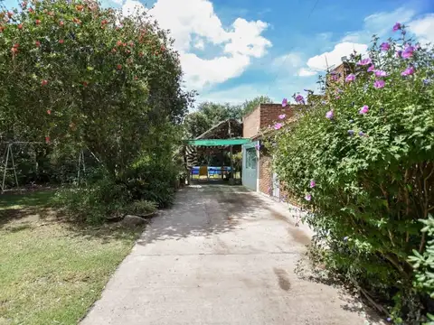 CASA QUINTA SOBRE AVDA. 7 PARQUE SICARDI