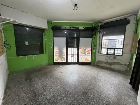 Local en Alquiler en Lomas del Mirador, $ 500.000