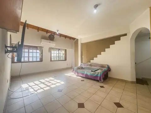 Venta PH 4 amb con patio | luz | divisible | opcional Local comercial | Munro