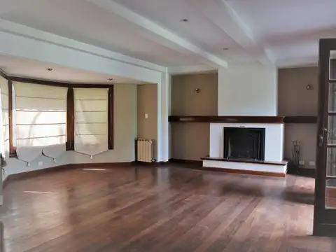 Casa en Venta con 4 cocheras