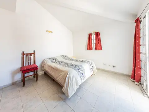 Casa en Venta en Jorge Cura, USD 242.000
