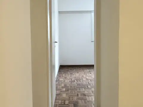 Práctico depto de un dormitorio en Barrio Martin. Colón 1300.