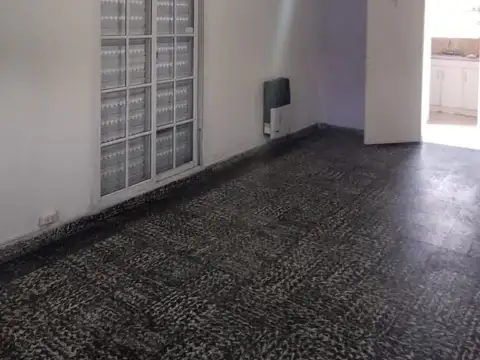 Casa en Alquiler en Burzaco, $ 400.000