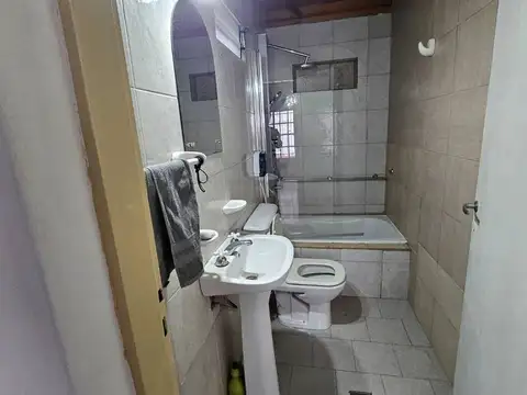 Casa en Alquiler con 2 cocheras