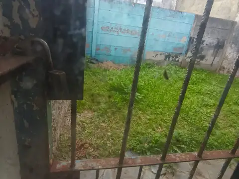 Amplio local en alquiler sobre Av. Arana - Villa Elisa, La Plata