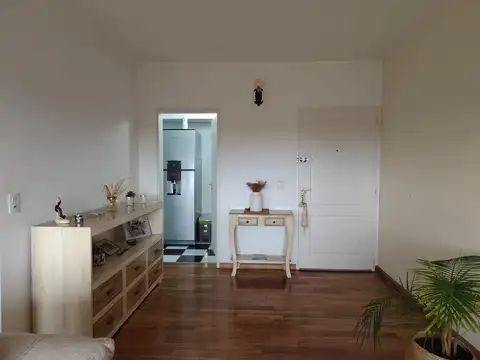 Montevideo 1500, Piso 8