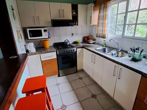 Venta Bernal Oeste. Chalet 5 amb mas depto 3 amb.