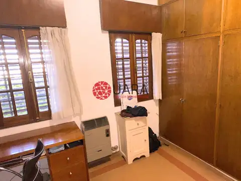 Casa 5 ambientes con 4 baños