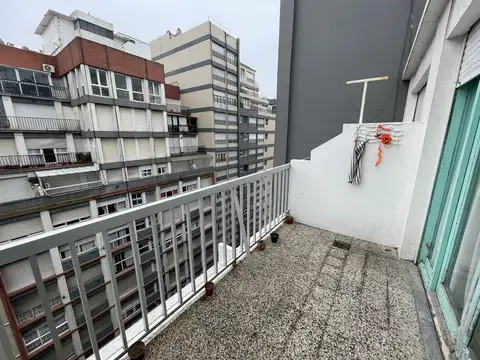 Las Heras 2200, Piso 8