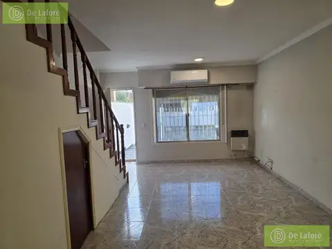 VENTA - Dúplex de 3 Ambientes con Jardín y Parrilla en Beccar