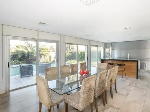 Casa 4 ambientes con 4 baños