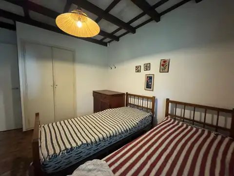 ALQUILER!CASA EN BARRIO NORTE..Alameda 207 entre Calle 302 y 303.