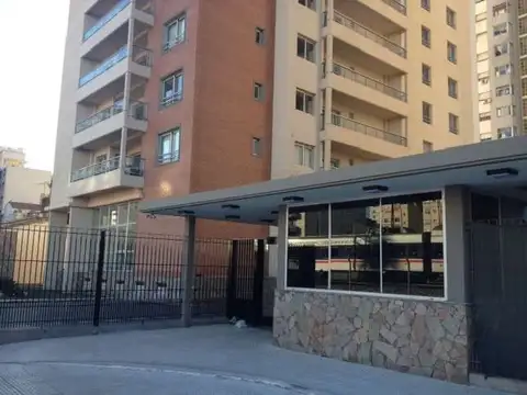 VENTA DE DEPARTAMENTO DE 2 AMBIENTES CON BALCON Y 20 BAULERAS EN RAMOS MEJIA NORTE