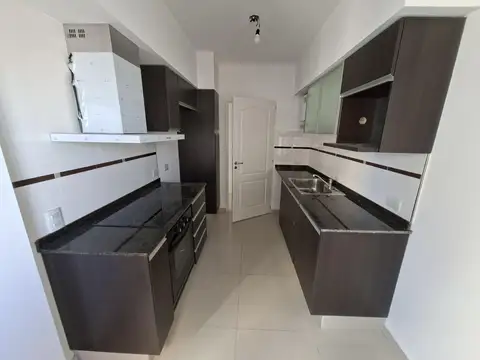 VENTA DE DEPARTAMENTO DE 2 AMBIENTES CON BALCON Y 20 BAULERAS EN RAMOS MEJIA NORTE
