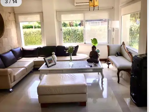 Casa 6 ambientes con 3 baños