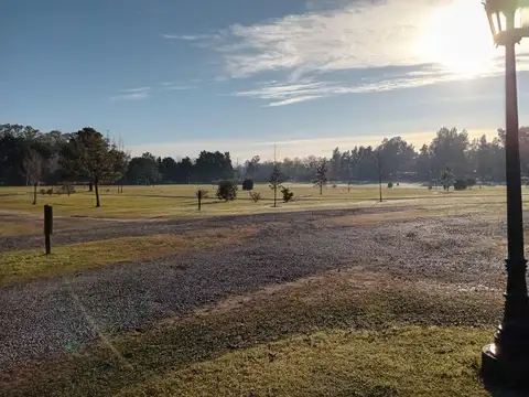 Casa en Alquiler con 2 cocheras