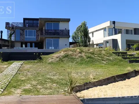 Casa en Alquiler de 4 dormitorios