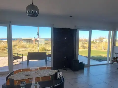 Casa en Venta en Mari Menuco, USD 140.000