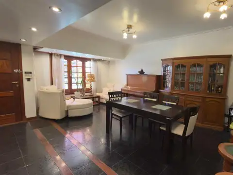 Espacio profesional de 6 Ambientes - Larrea  al 2900