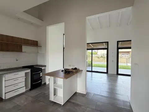 Casa en Venta con 4 cocheras