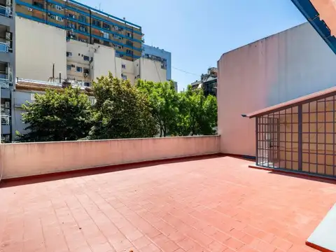Depto Tipo Casa 8 ambientes con 4 baños
