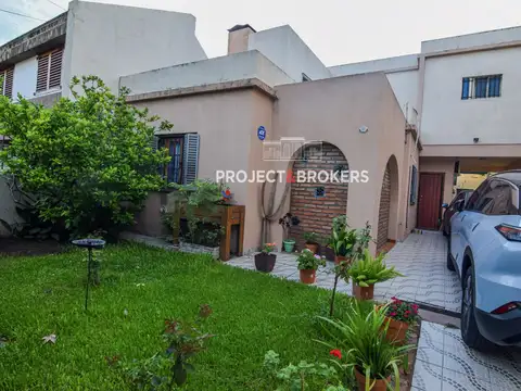 Hermosa casa amoblada en excelnte zona de Castelar Sur