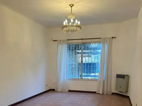 Depto Tipo Casa 3 ambientes con 2 baños