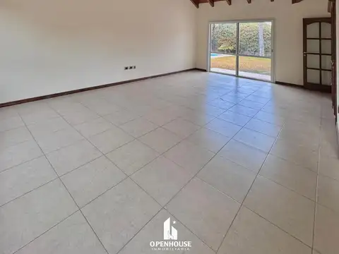 Casa 6 ambientes con 4 baños