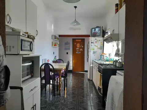 Casa en venta de 8 ambientes  en Villa Martelli