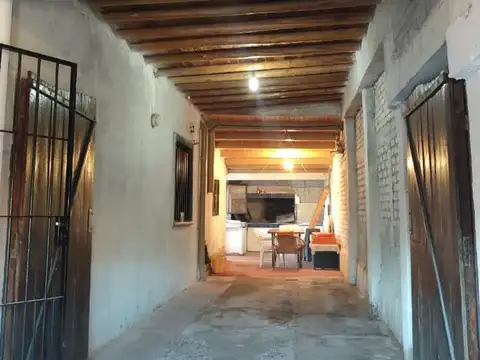 Casa 4 ambientes con 1 baño