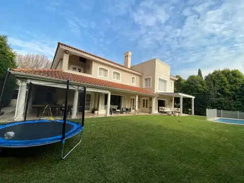 Casa en Alquiler de 5 dormitorios