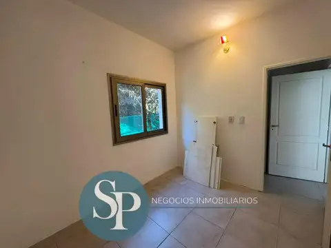 Casa en Alquiler con 5 cocheras