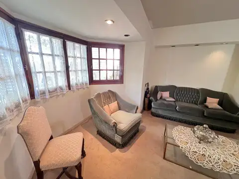Casa 7 ambientes con 4 baños