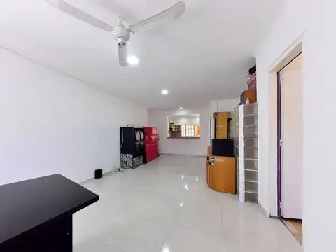 VENTA CASA 2AMB CON JARDIN VILLA TESEI