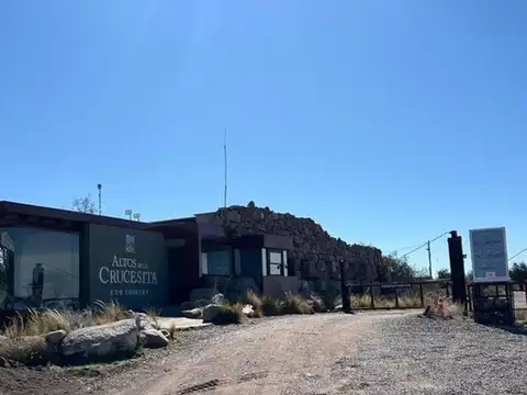 TERRENO EN ALTOS DE LA CRUCESITA