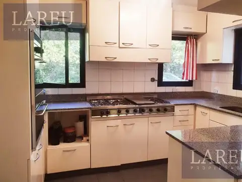 Casa en venta con renta - El Estribo